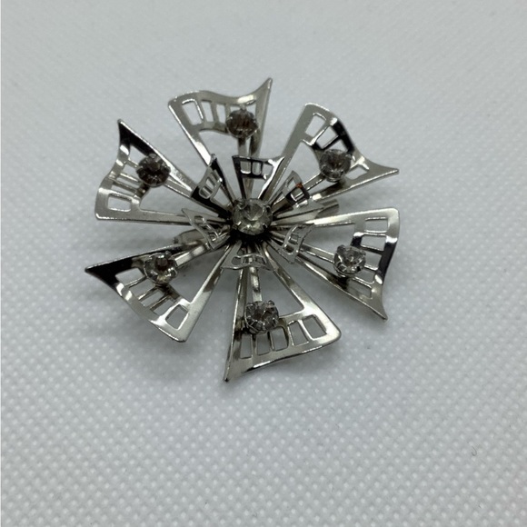 Windmill/ Pinwheel Silver Tone Brooch - Picture 3 of 4